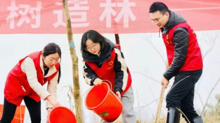 青春綻芳華，擔(dān)當(dāng)譜新篇——投資集團(tuán)張曉穎獲評(píng)2025年度“甘肅省優(yōu)秀共青團(tuán)員”榮譽(yù)稱號(hào)