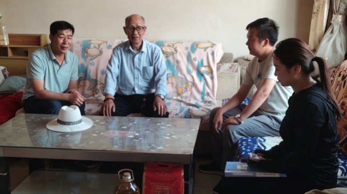 七一慰問暖人心 薪火相傳守初心——甘肅文旅集團駐村工作隊走訪慰問高齡老黨員